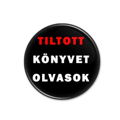 Tiltott könyvet olvasok kitűző 